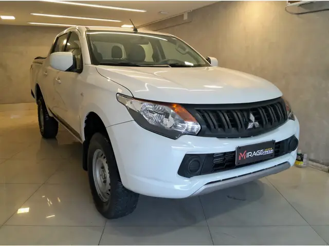 Carro Mitsubishi L200 Triton Sport 2022 GL 2.4 DID-H 4x4 (Aut)