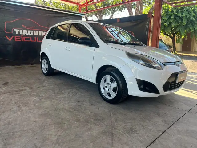 Carro Ford Fiesta Hatch 2011 1.0 (Flex)