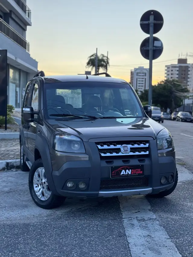 Carro Fiat Doblò 2013 Adv. XINGU 1.8 Flex 16V 5p