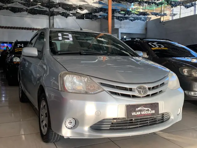 Carro Toyota Etios 2013 X 1.3 (Flex)