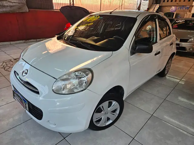 Carro Nissan March 2012 1.0 16V (Flex)