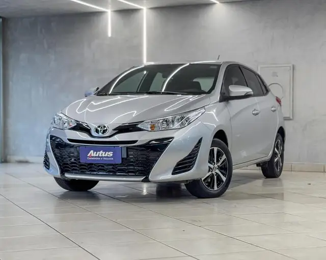 Carro Toyota Yaris 2021 1.5 S CVT (Flex)