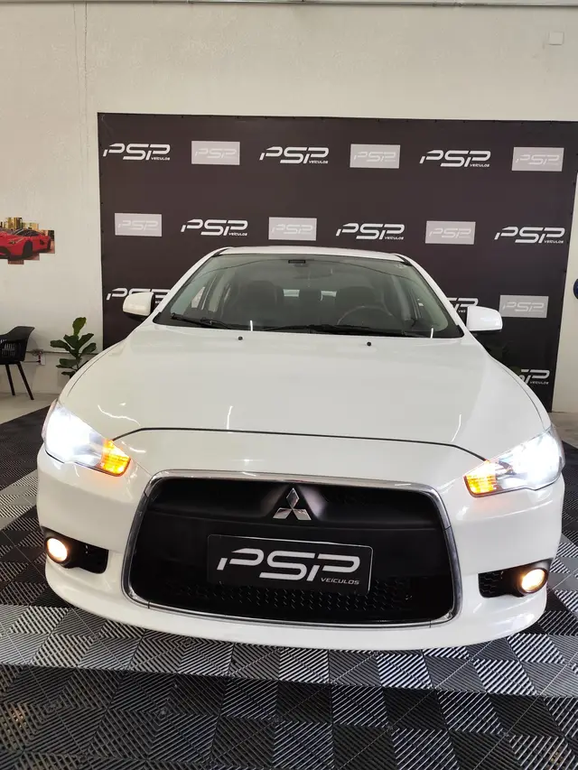 Carro Mitsubishi Lancer 2013 2.0 16V