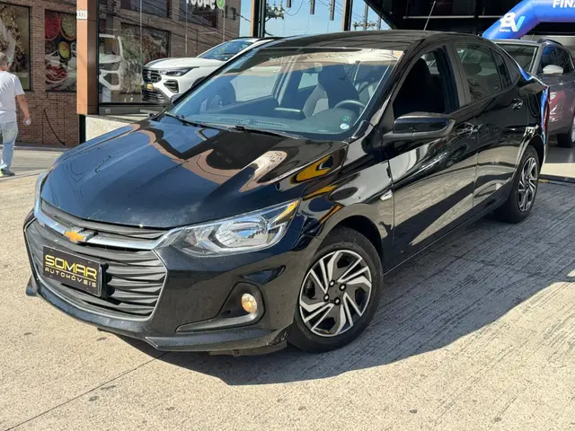 Carro Chevrolet Onix Plus 2024 LT 1.0