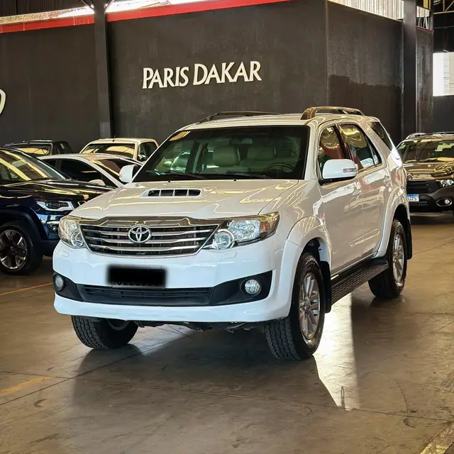 Carro Toyota Hilux SW4 2014 3.0 TDI 4x4 SRV 5L