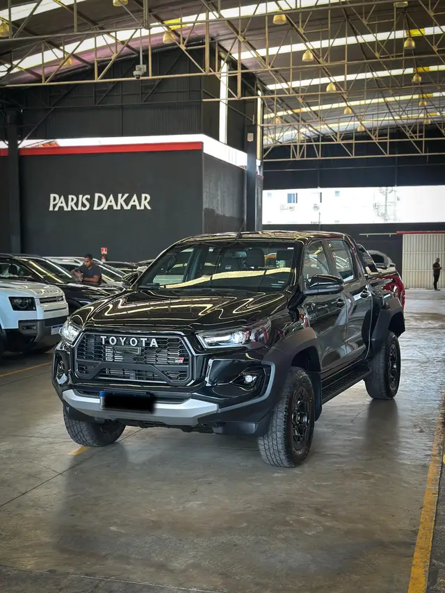 Carro Toyota Hilux Cabine Dupla 2024 GR-Sport 4x4 2.8 Diesel