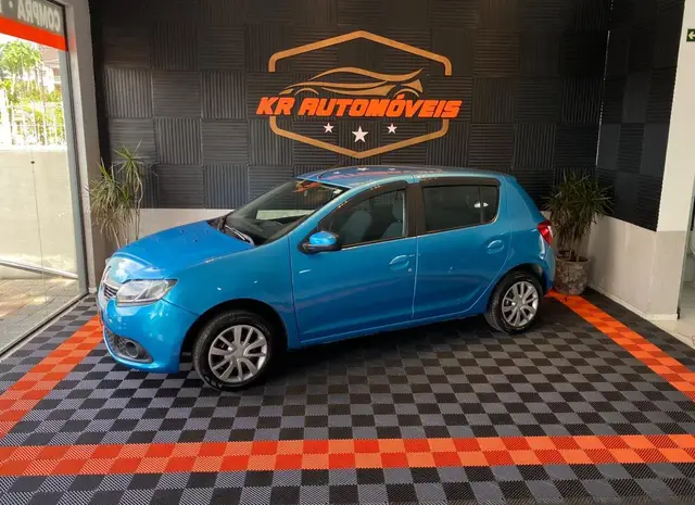 Carro Renault Sandero 2015 Expression 1.0 16V (Flex)
