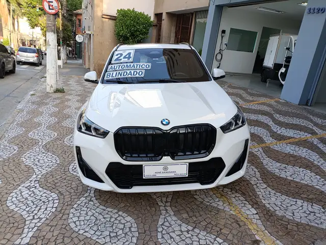 Carro BMW X1 2024 sDrive20i M Sport 2.0 Turbo (Aut.)