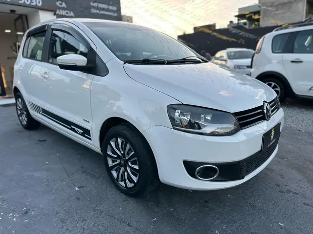 Carro Volkswagen Fox 2011 1.0 8V (Flex) 2p
