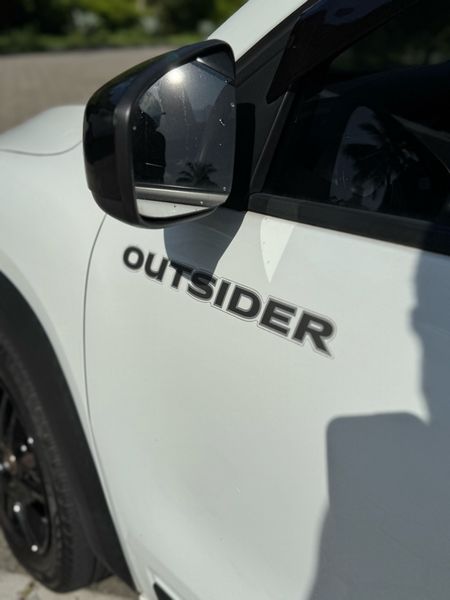 Kwid Outsider 1.0