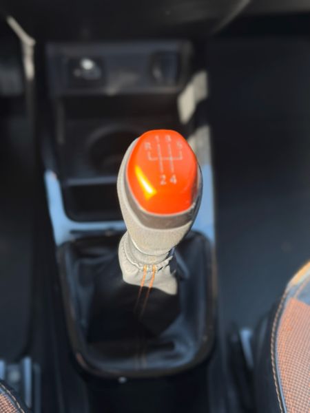Kwid Outsider 1.0