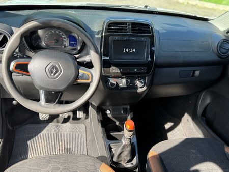 Kwid Outsider 1.0