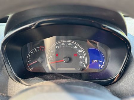 Kwid Outsider 1.0