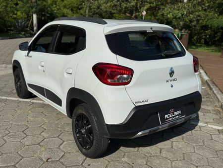 Kwid Outsider 1.0