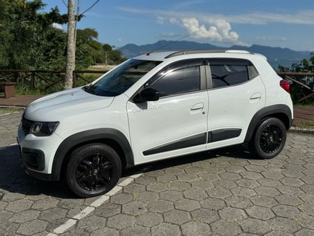 Kwid Outsider 1.0