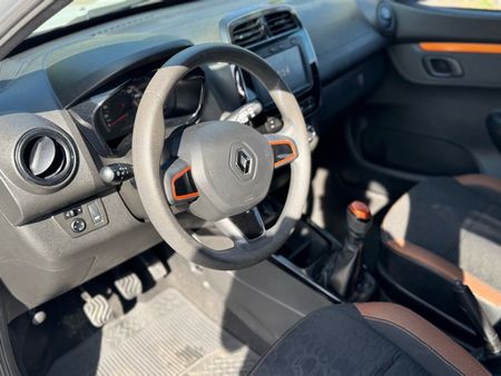 Kwid Outsider 1.0