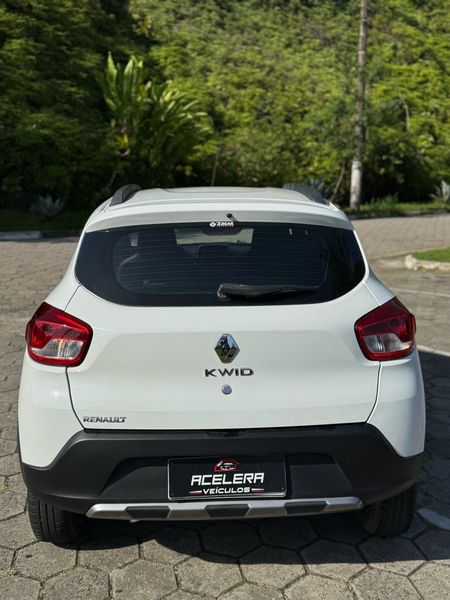 Kwid Outsider 1.0