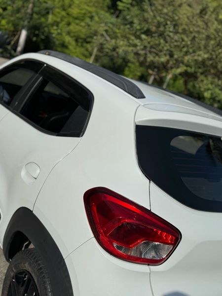 Kwid Outsider 1.0