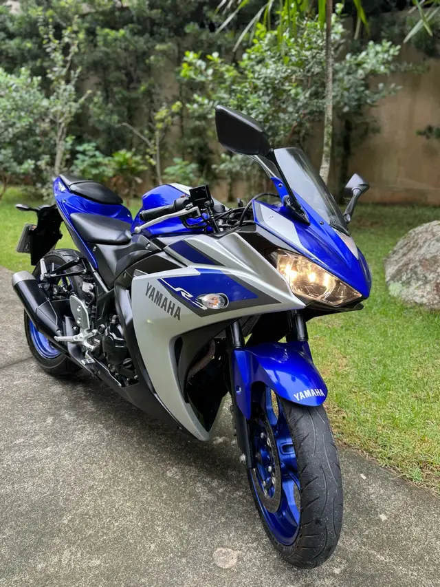 Moto Yamaha YZF R3 2016 (STD)