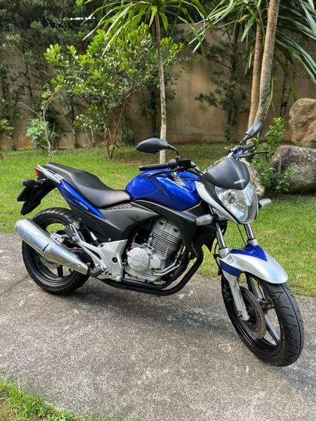 CB 300R Edição Especial