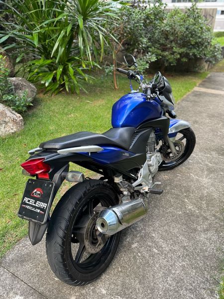 CB 300R Edição Especial