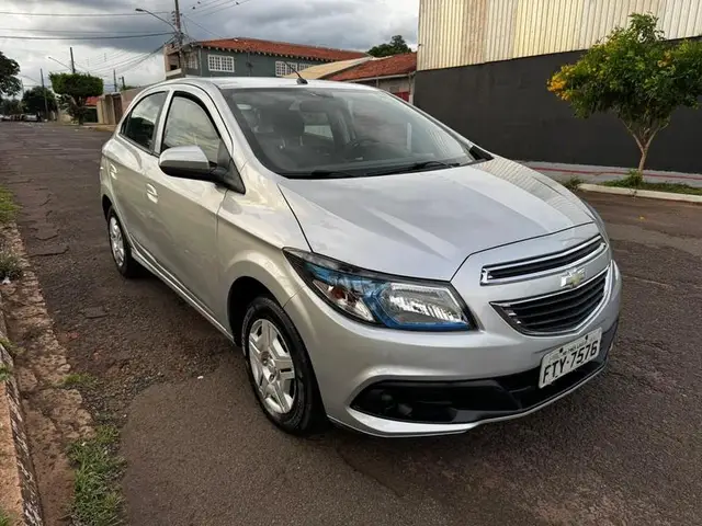 Carro Chevrolet Onix 2014 1.0 LT SPE/4