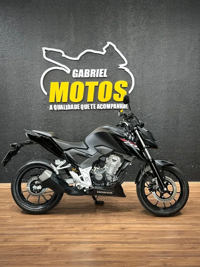 Honda CB 300F Twister (CBS)