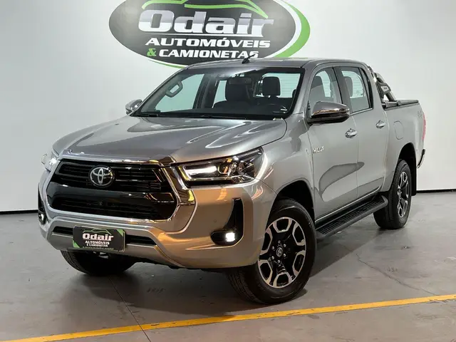Carro Toyota Hilux Cabine Dupla 2023 SRX 4x4 2.8 Diesel