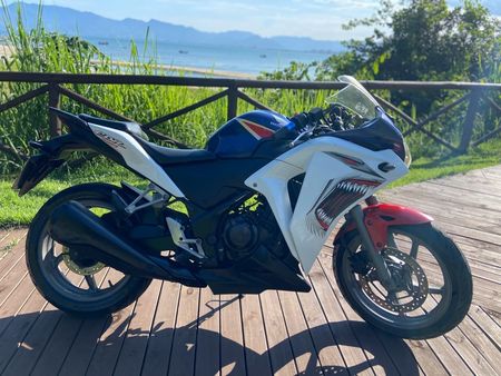 CBR 250R Standard