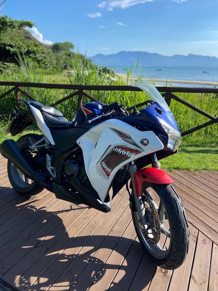 CBR 250R Standard