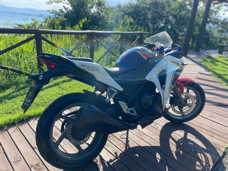 CBR 250R Standard