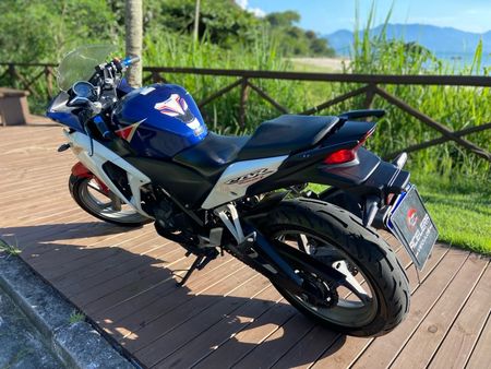 CBR 250R Standard