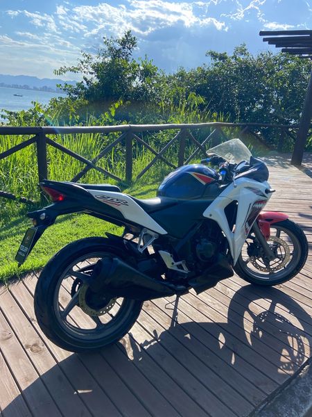 CBR 250R Standard