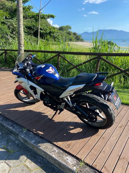 CBR 250R Standard