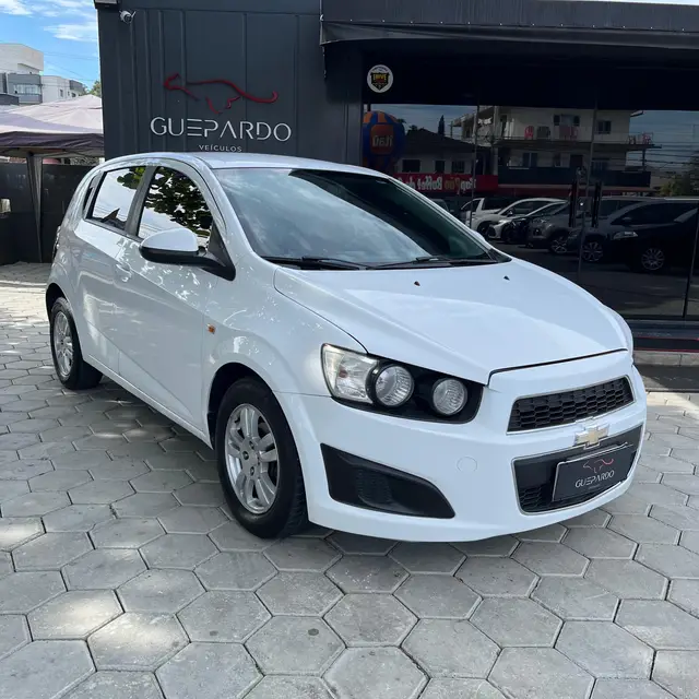 Carro Chevrolet Sonic 2014 Hatch LT 1.6 (Aut)