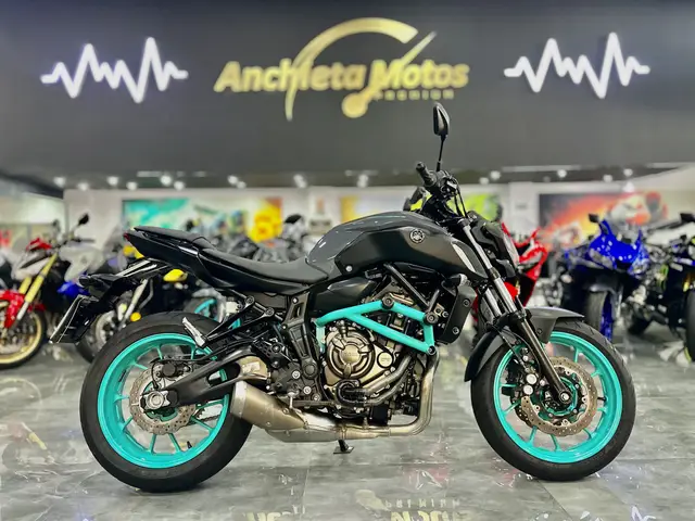 Carro Yamaha MT-07 2024 ABS
