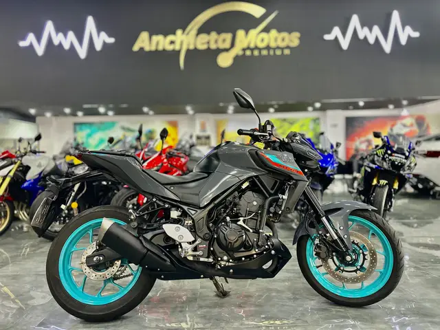 Carro Yamaha MT-03 2024 ABS