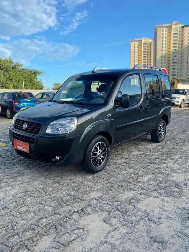 Carro Fiat Doblò 2013 Essence 1.8 16V (Flex)