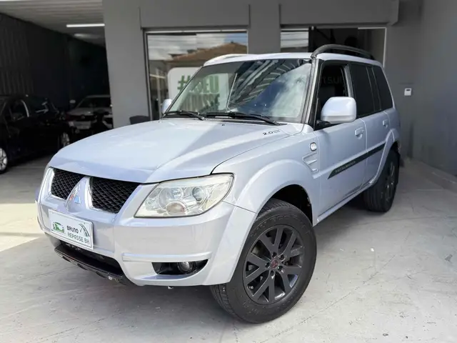 Carro Mitsubishi Pajero TR4 2012 2.0 16V 4x2 (Flex)
