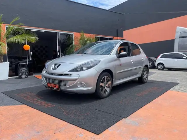 Carro Peugeot 207 2013 Hatch Quicksilver 1.6 (flex)
