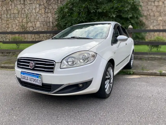 Carro Fiat Linea 2016 Absolute 1.8 16V Dualogic (Flex)