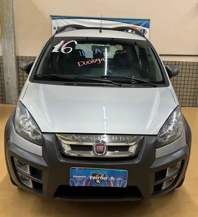 Carro Fiat Idea 2016 Adventure Locker 1.8 (Flex)
