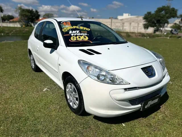 Carro Peugeot 207 2013 Hatch XR 1.4 8V (flex) 4p