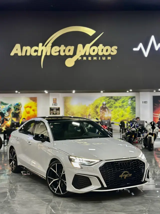 Carro Audi A3 Sportback 2022 Perf. Black 2.0 S-tron.(Híb.)