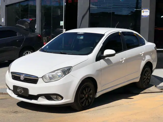 Carro Fiat Grand Siena 2013 Evo Attractive 1.4 8V (Flex)