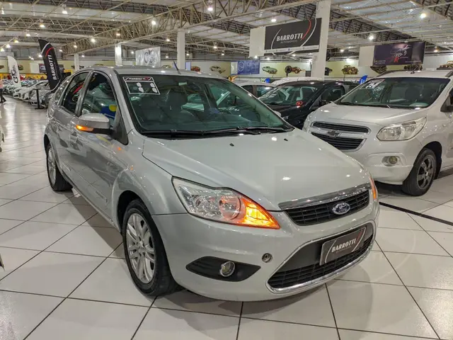 Carro Ford Focus Hatch 2011 Ghia 2.0 16V (Flex) (Aut)