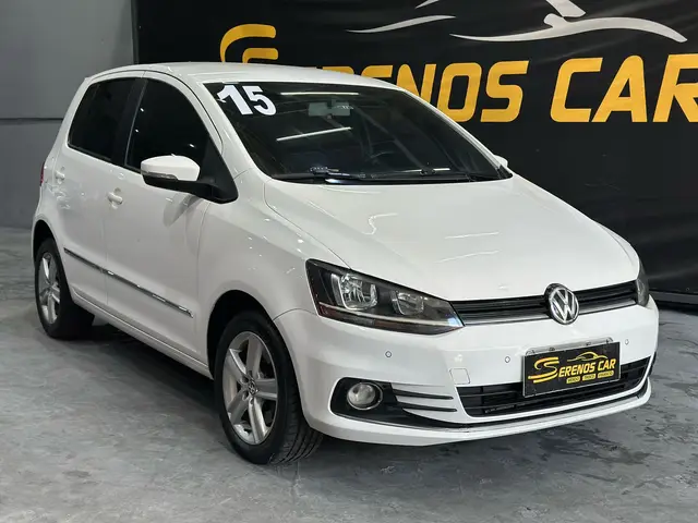 Carro Volkswagen Fox 2015 Highline 1.6 16v MSI (Flex)