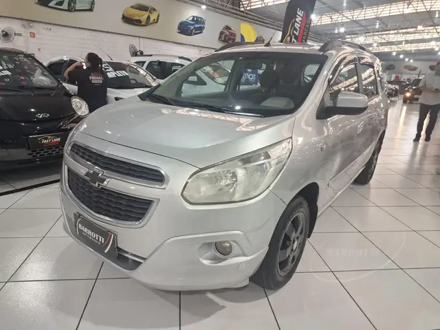 Carro Chevrolet Spin 2014 LT 5S 1.8 (Flex)