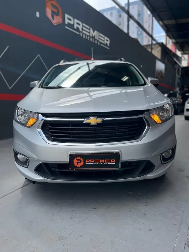 Carro Chevrolet Spin 2023 Premier 1.8 (Aut.)