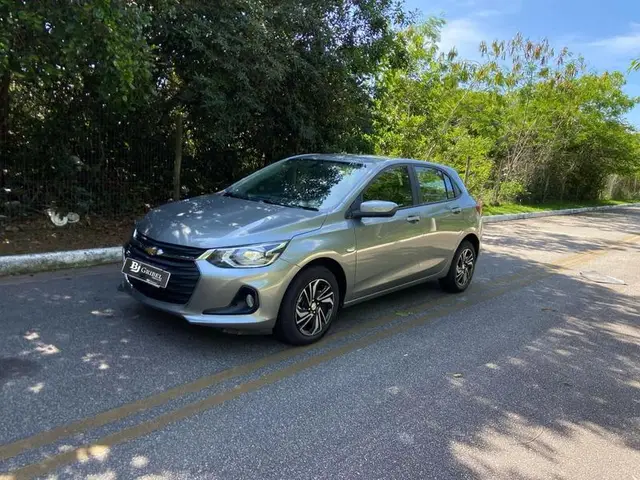 Carro Chevrolet Onix 2024 LT 1.0